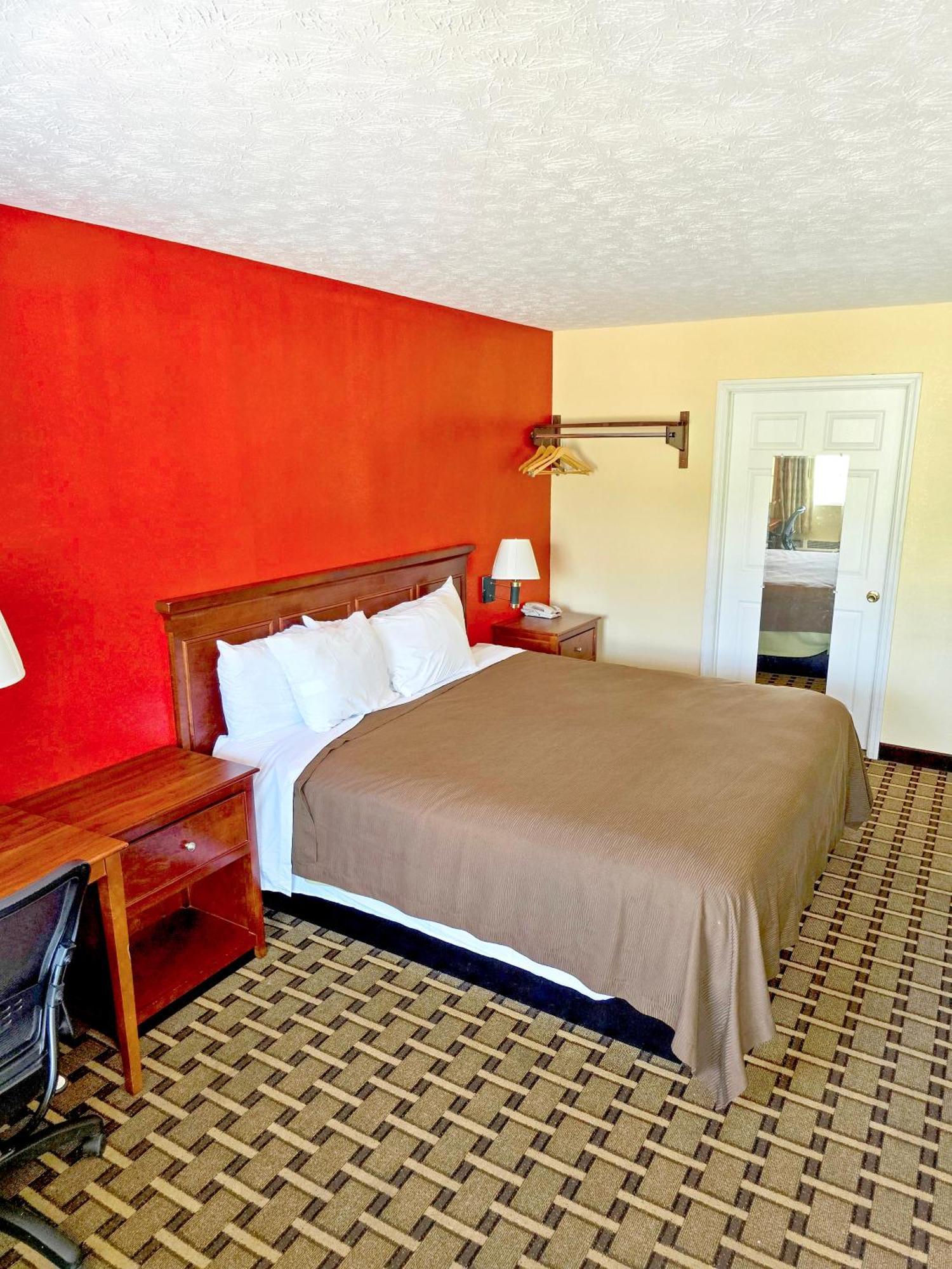 Garden Inn And Suites Near Callaway Gardens Pine Mountain Exterior foto