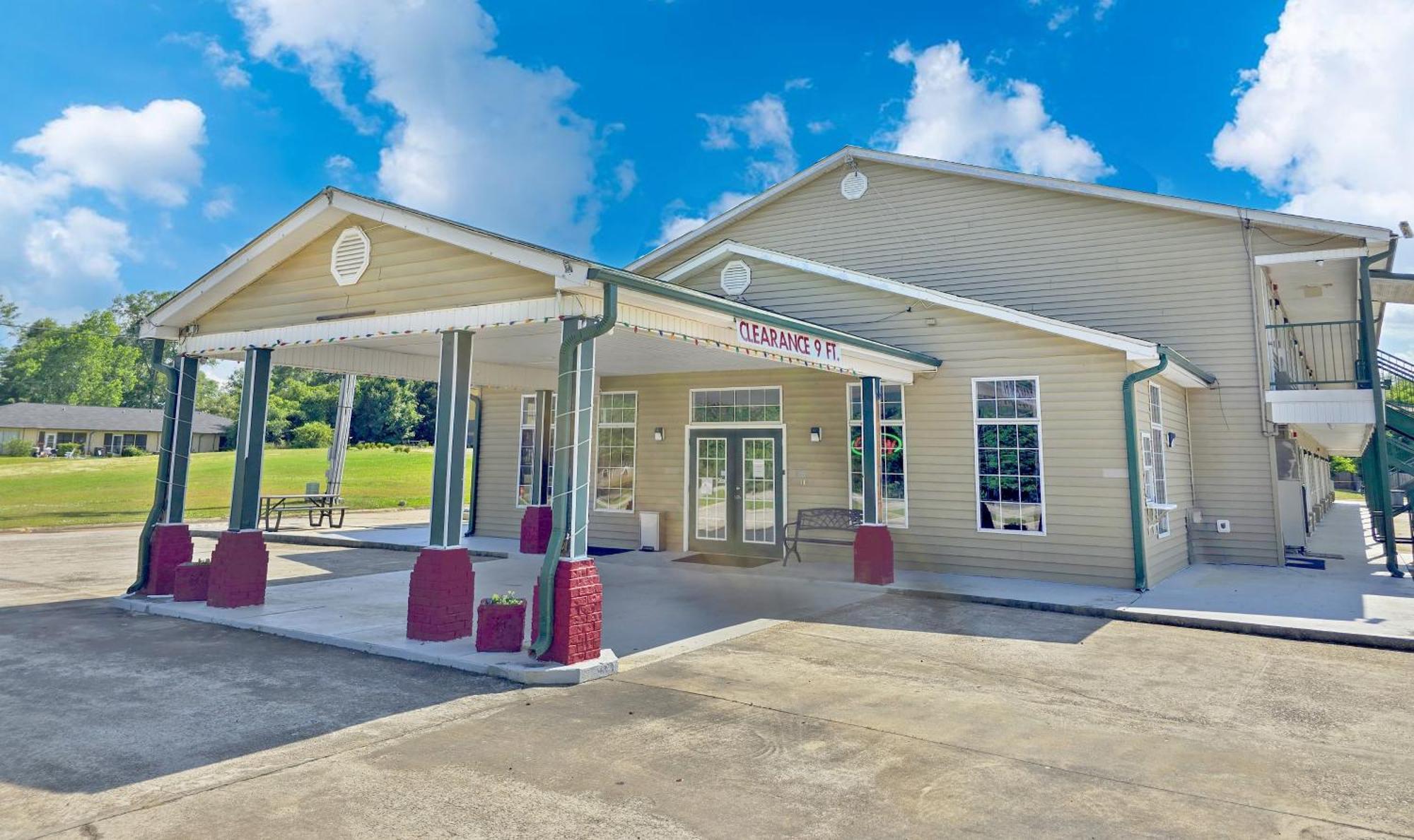 Garden Inn And Suites Near Callaway Gardens Pine Mountain Exterior foto